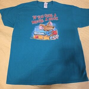 Gildan Green Women's Tee with Mouse and Book Graphic